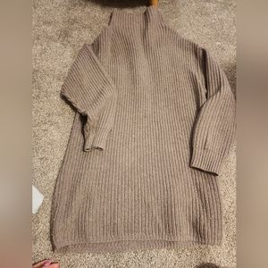 Arotzia sweater